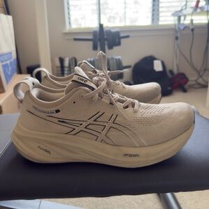ASICS NIMBUS 26 - MENS SIZE 9 - TAN BEIGE LIMITED EDITION